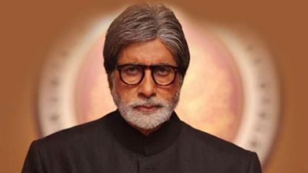 ડૉક્ટર પ્રભાકર આનંદ અને નારાયણ શંકર (અમિતાભ બચ્ચન)