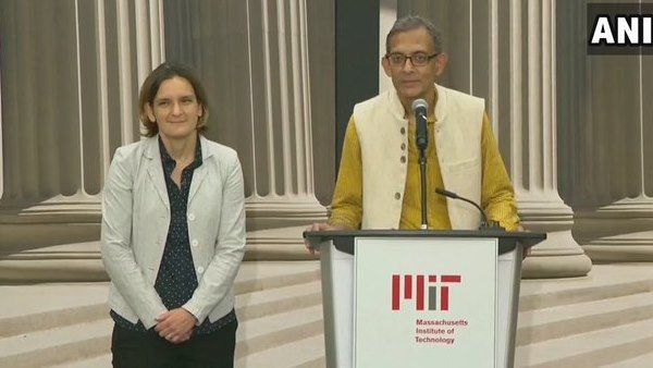 નોબેલ મળ્યા બાદ આવી અભિજીત બેનર્જીની પહેલી પ્રતિક્રિયા, ભારત વિશે આ કહ્યુ