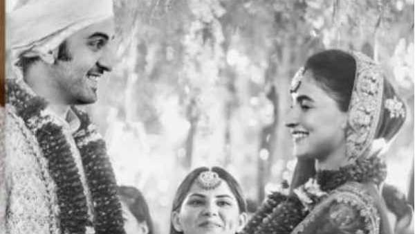 નકલી કાર્ડ પર બંનેની પ્રતિક્રિયા