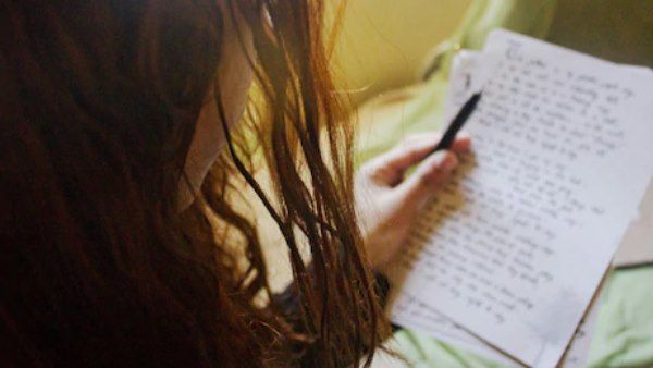 હોમવર્કના બહાને સુસાઈડ નોટ લખી રહી હતી સગીરા