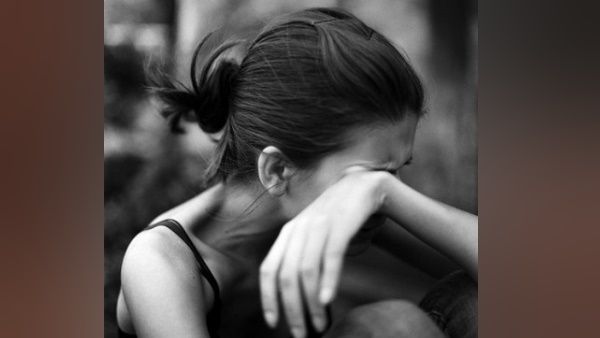 માસીના દીકરા ભાઈએ ચાલતી કારમાં કર્યો રેપ