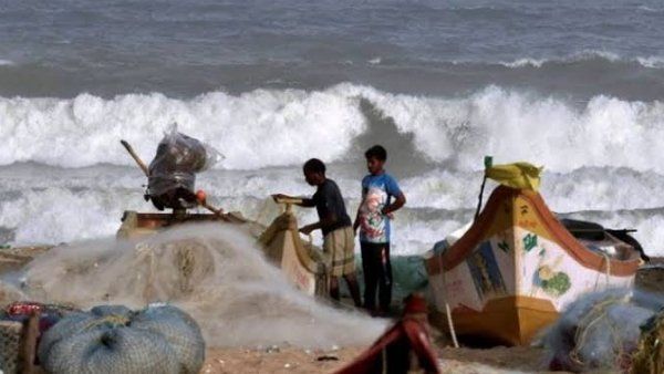 સમુદ્રમાં તોફાનનો સામનો સમુદ્રમાં તોફાનનો સામનો