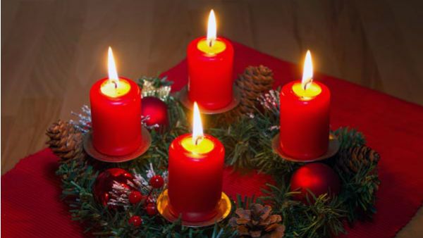 ફ્લોટિંગ મીણબત્તી