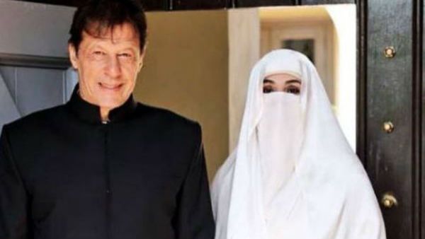 બુશરા બીબીનો ચહેરો અરીસામાં નથી દેખાતો