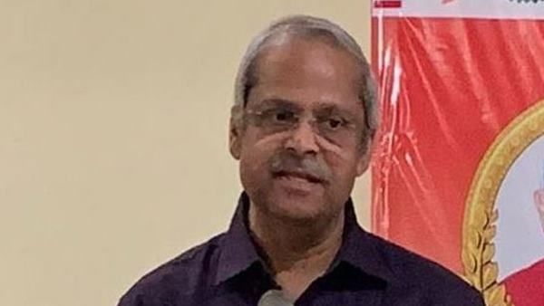 નેહરુની આલોચનાને બદલે મનમોહન સિંહથી સીખે સરકાર