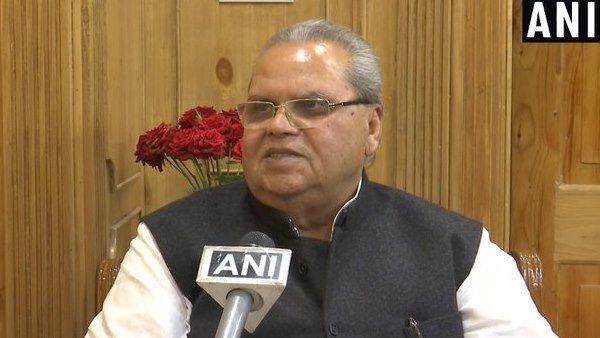 10 ઓક્ટોબરથી કાશ્મીર ફરવા જઈ શકશે પર્યટક, હટાવાઈ ટ્રાવેલ એડવાઈઝરી