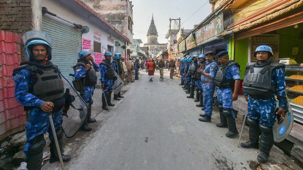 અયોધ્યા ચુકાદોઃ 24 કલાક કામ કરશે કંટ્રોલ રૂમ, ડીએમની નાઈટ ડ્યુટી, હેલીકોપ્ટર તૈનાત