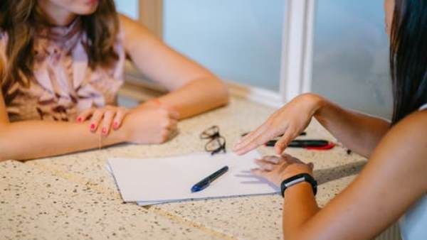 9. બાળકોનુ યોગ્ય કાઉન્સેલિંગ