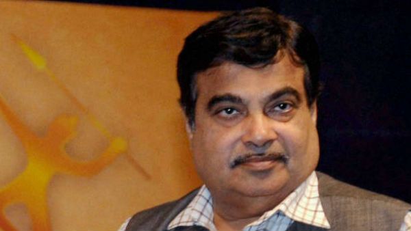 ગડકરીને મળ્યા અહેમદ પટેલ