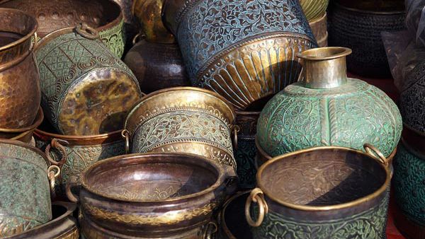 જુના વાસણમાં ખાવાનું ટાળો