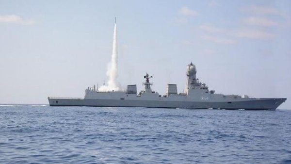 ભારતીય નૌસેનાની તાકાતમાં થયો વધારો, બ્રહ્મોસ મિસાઇલનું સફળ પરીક્ષણ