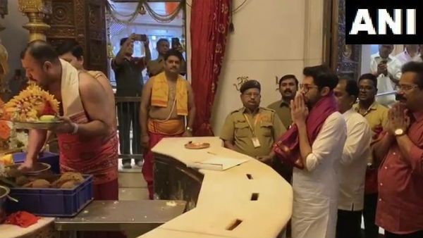 મહારાષ્ટ્રઃ વિશેષ સત્ર પહેલા બાપ્પાના દ્વારે પહોંચ્યા આદિત્ય ઠાકરે, જુઓ Pics