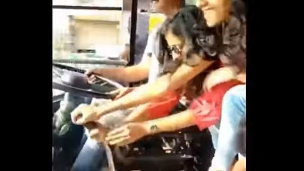 વીડિયો ફેસબુક પેજ પર પોસ્ટ કરવામાં આવ્યો