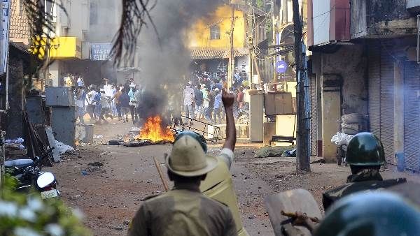 CAA Protest: મેંગ્લોરમાં હિંસક પ્રદર્શન, પોલીસ ફાયરિંગમાં 6 ઘાયલ