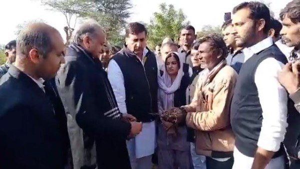 સીએમએ પૂછ્યું કે તમારી પાસે પૈસા ક્યાં છે?