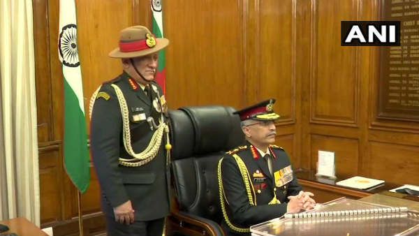 જનરલ મનોજ મુકુંદ બન્યા દેશના 28માં સેના પ્રમુખ, જનરલ રાવત થયા રિટાયર
