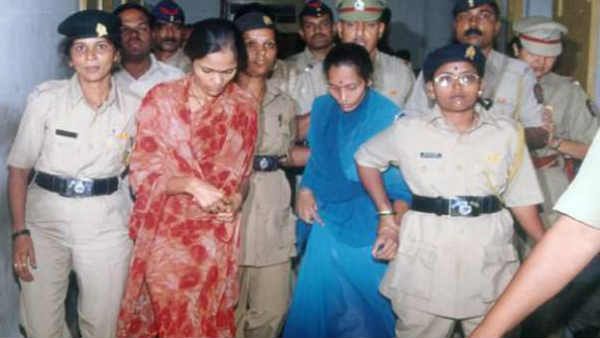 કોર્ટે દરેક આરોપીને છોડી દીધા કોર્ટે દરેક આરોપીને છોડી દીધા