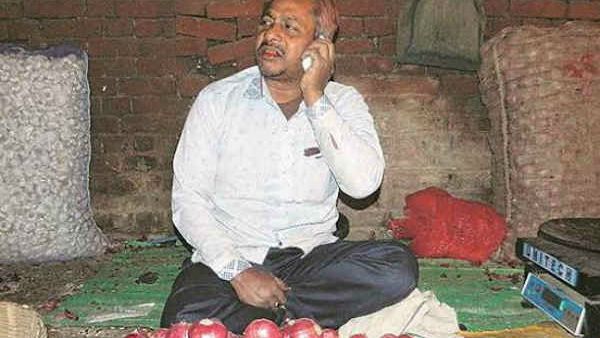 ડુંગળીની ડબલ સેન્ચુરી, બેંગ્લોરમાં શરૂ થઈ છાપેમારી!