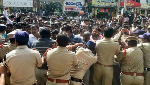 ત્રણ પોલીસકર્મી સસ્પેન્ડ