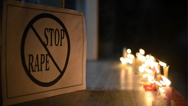 90% બળી હોવા છતા મદદ માટે એક કિલોમીટર ચાલી હતી પીડિતા