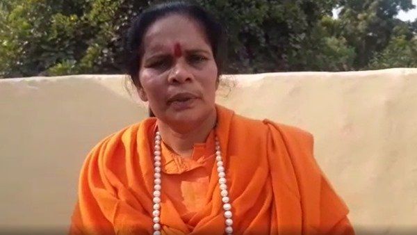 સાધ્વી પ્રાચીનું વિવાદત નિવેદ, કહ્યું- બળાત્કાર, નક્સલવાદ, આતંકવાદ નેહરુ ખાનદાનની દેન