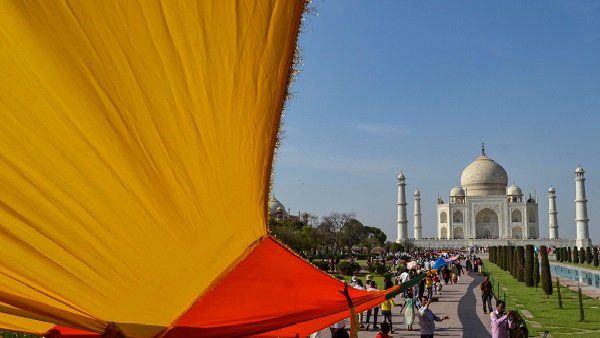 સીએએ-એનઆરસી સામેના પ્રદર્શનની અસર તાજમહેલને પણ થઈ, 2 લાખ લોકોએ ટિકિટ રદ કરી