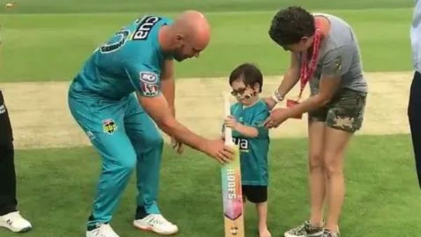 BBL:બ્રેઈન કેન્સરથી પીડિત બાળકનું સપનું પુરૂ થયુ, બેટ ફ્લિપ કરવાનો મોકો મળ્યો