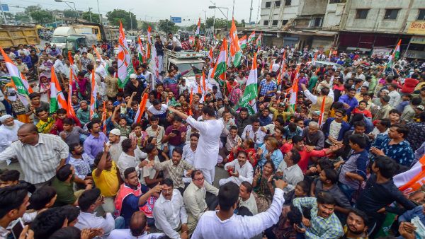 Bharat Bandh: ગુજરાતમાં બેંક, રેલવે યૂનિયનોએ બંધ પાળ્યો