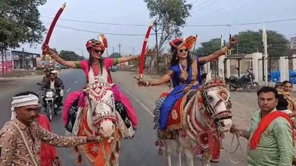 22 જાન્યુઆરી હતા લગ્ન