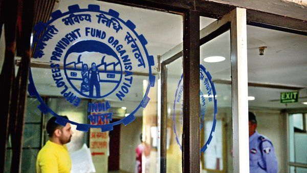 EPFO Update : PF ધારકોના ખાતામાં જમા થયા વ્યાજના પૈસા, આ રીતે જાણો PF બેલેન્સ