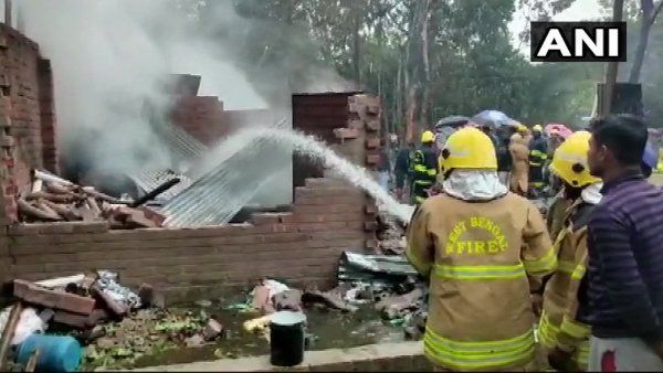 પશ્ચિમ બંગાળમાં ફટાકડાની ફેક્ટરીમાં આગ લાગી, 5 લોકોની મોત, કેટલાય ઘાયલ