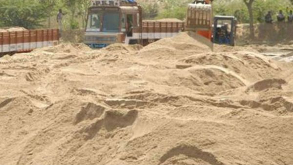 ગૌચર જમીન પર કર્યો કબ્જો