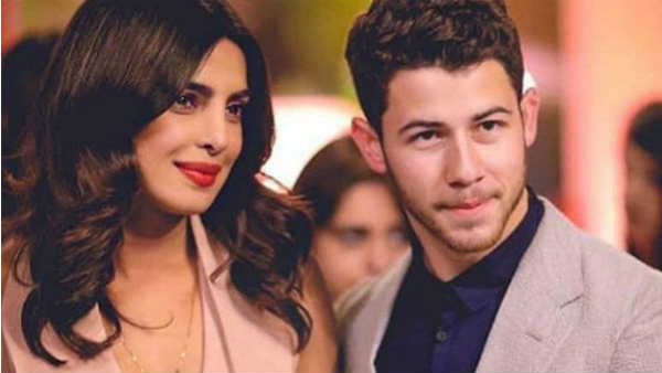 રોમેન્ટીક ફોટા