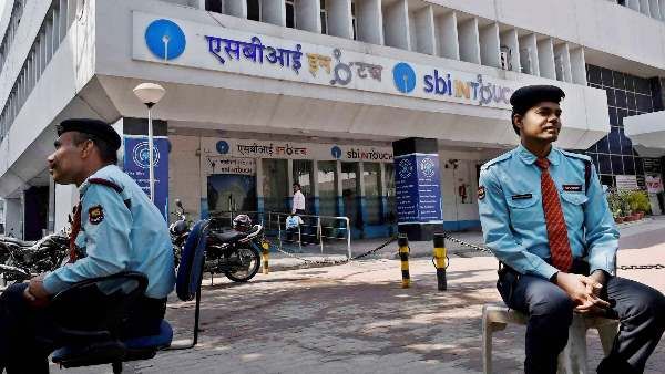 ઘણી બેંકોએ એનપીઆરને કેવાયસી સૂચિમાં સમાવી નથી