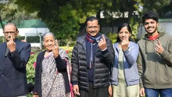 આપને ભારે બહુમત