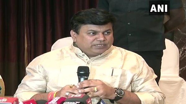 મહારાષ્ટ્રની મંત્રીમંડળની બેઠકમાં લેવામાં આવ્યા મહત્વપૂર્ણ નિર્ણયો મહારાષ્ટ્રની મંત્રીમંડળની બેઠકમાં લેવામાં આવ્યા મહત્વપૂર્ણ નિર્ણયો