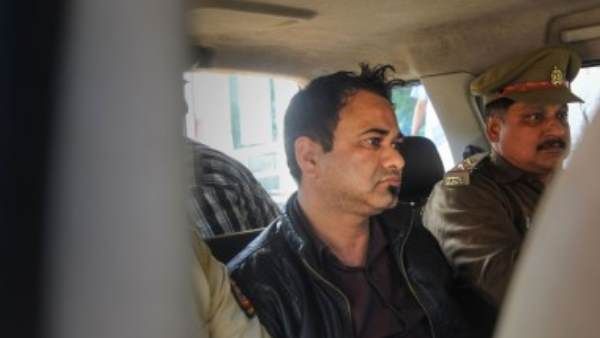 ડો.કફિલ ખાનના ભાઈએ શું કહ્યું? ડો.કફિલ ખાનના ભાઈએ શું કહ્યું?