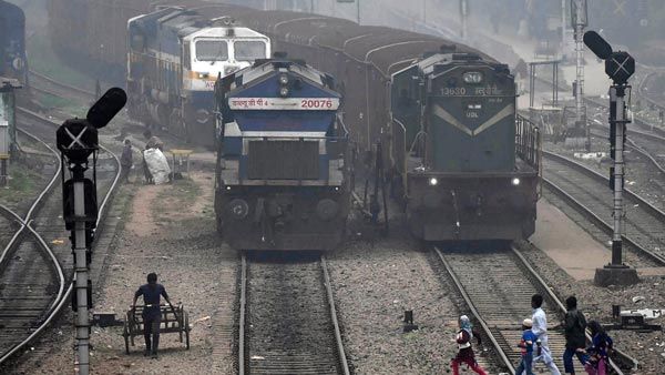 ટ્રેનનું એન્જીન કેટલું માઈલેજ આપે છે, મેળવો રસપ્રદ તથ્યો