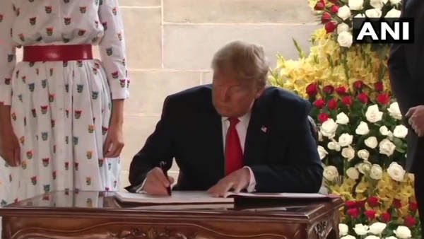 Trump in India: યુએસ રાષ્ટ્રપતિ ટ્રમ્પે ભારત અને બાપૂ માટે લખ્યો આ મેસેજ