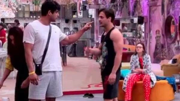 સિદ્ધાર્થને 37, આસિમને 17 ટકા વોટ