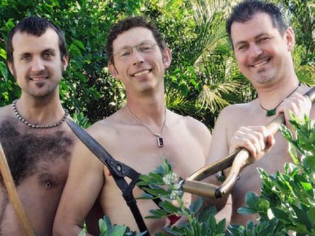 ન્યૂડ ગાર્ડનિંગ