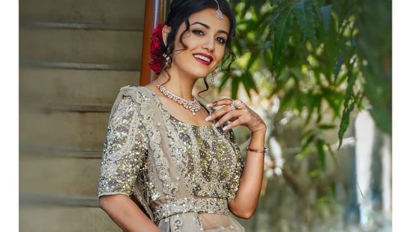 એશા કંસારા