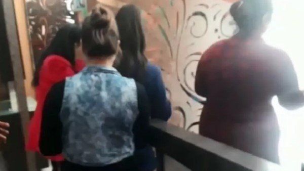 દર્દીઓ જ બની જતા હતા ગ્રાહક