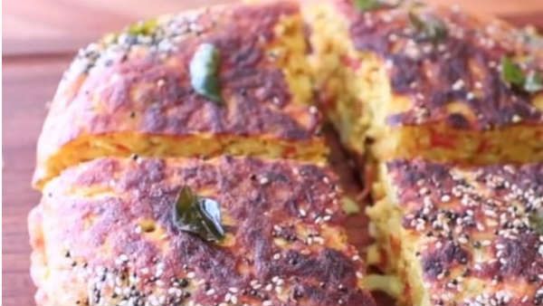 ગુજરાતનુ લોકપ્રિય ફરસાણ 'હાંડવો' કેવી રીતે બનાવવો, ચાલો જાણીએ અહીં.