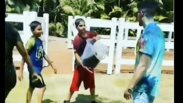 બાળકો સાથે મસ્તી બાળકો સાથે મસ્તી