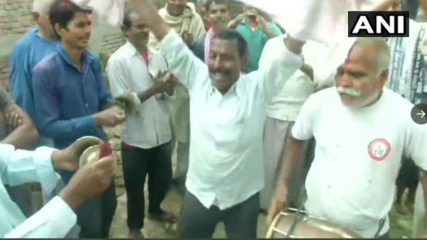 નિર્ભયાના ગામમાં જશ્ન મનાવ્યું