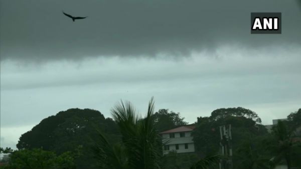 વાદળ ગરજવાની સાથે કરાવૃષ્ટિનું અનુમાન