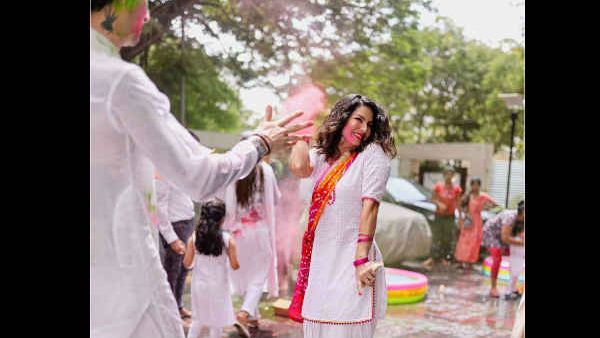 રંગીન રંગીન