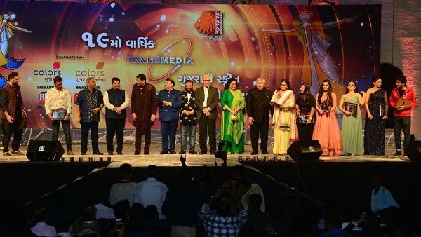 ઝાકમઝોળ વચ્ચે યોજાયા ટ્રાન્સમીડિયા ગુજરાતી એવોર્ડ્ઝ, જુઓ કયા કયા સ્ટાર્સ રહ્યા હાજર