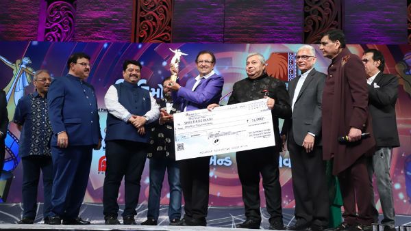 ફિરોઝ ઈરાનીને લાઈફ ટાઈમ અચિવમેન્ટ એવોર્ડ